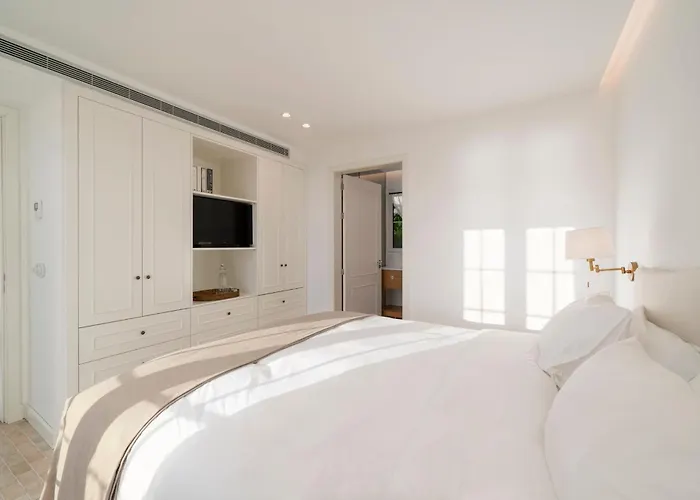 Quinta Marefe - On The Stunning West Coast *