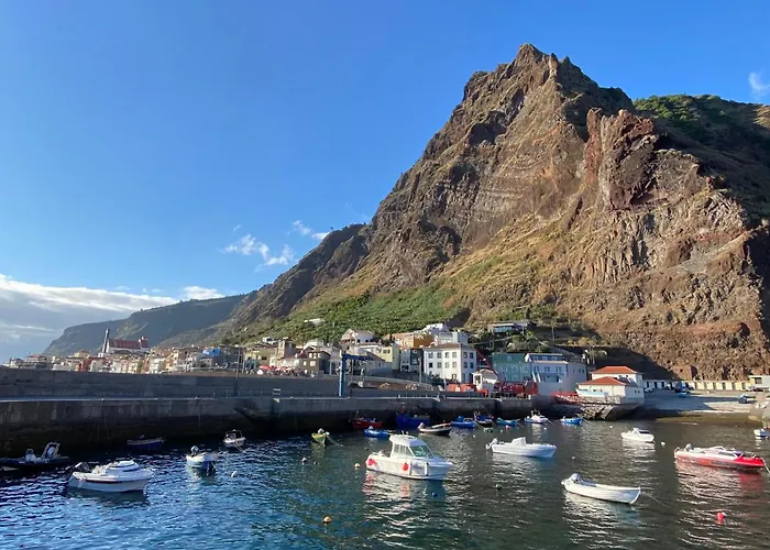 Quinta Marefe - On The Stunning West Coast